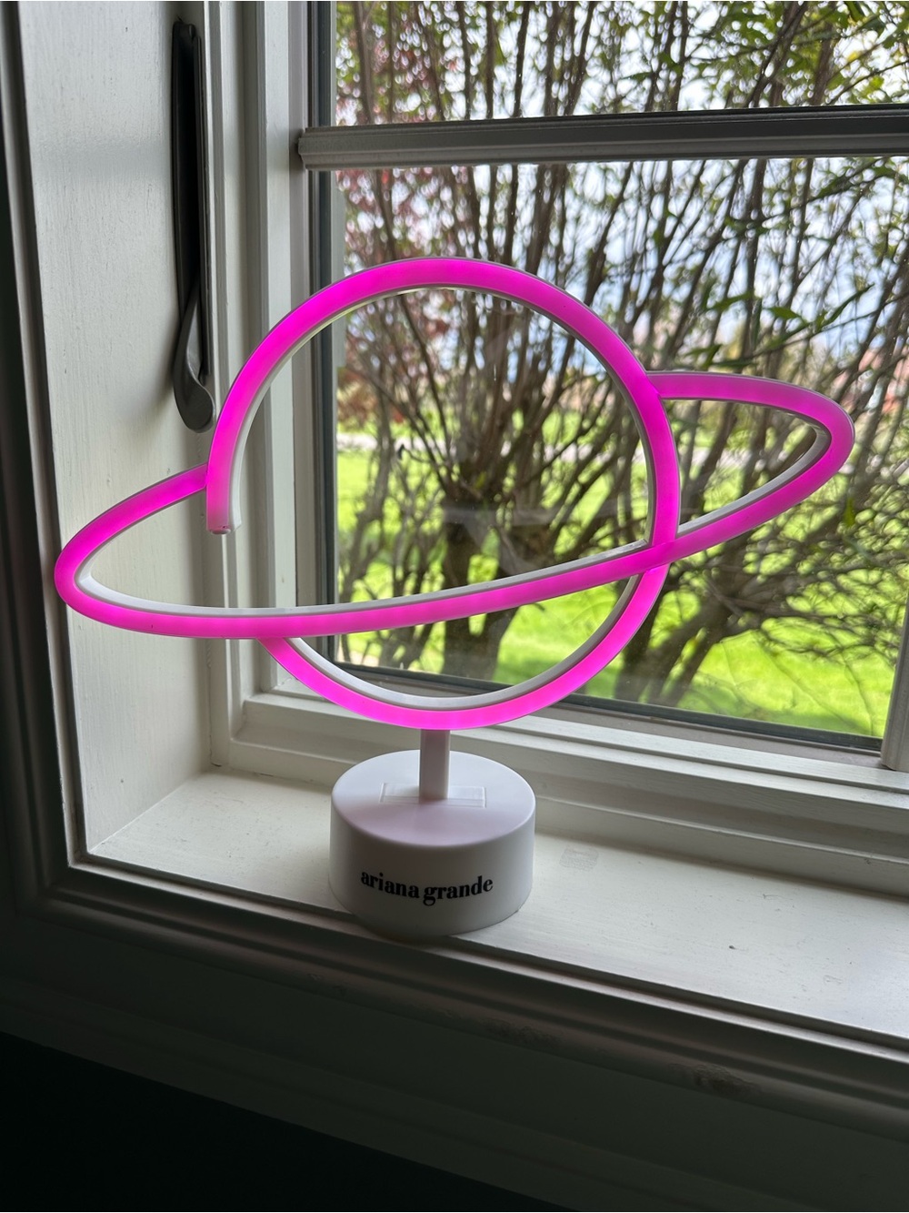 Ariana Grande Neon Saturn Light